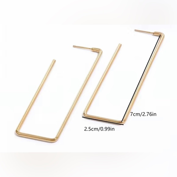 Square Hoop Earrings 18k Gold Plated NWOT lightweight - Picture 2 of 9